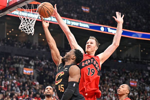 Toronto-erk-mpft-mit-starkem-P-ltl-Ausgleich-in-der-Playoff-Serie