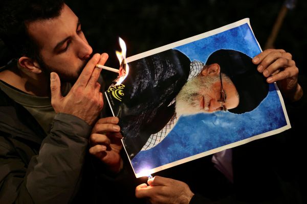 Neffe-von-Ayatollah-Khamenei-Trump-ist-ein-Pokerspieler-ohne-Plan-