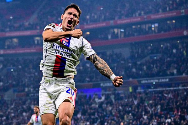 Harmlose-Salzburger-unterliegen-bei-Olympique-Lyon-0-2