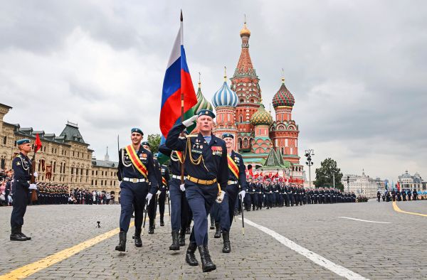Russlands-Kriegswirtschaft-st-t-an-Grenzen-Wirken-westliche-Sanktionen-doch-