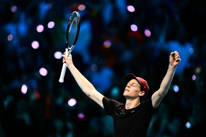 Sinner verteidigt Titel bei den ATP Finals in Zweisatzkrimi gegen Alcaraz