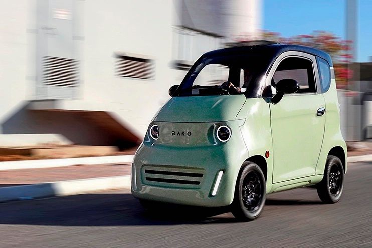 Tunesisches Mini-Auto fährt mit Solarenergie