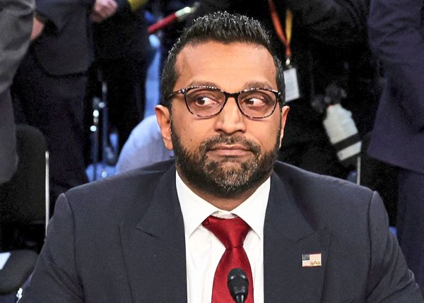 Trunkenheit-Panik-Paranoia-FBI-Direktor-Patel-klagt-gegen-Atlantic-Reportage