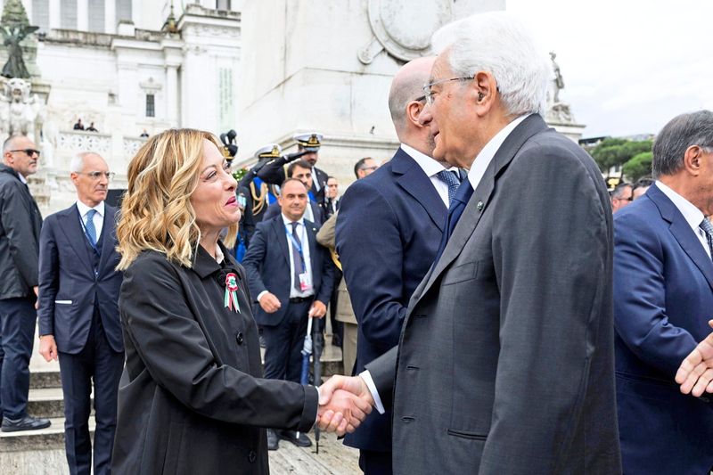 Verschwörungstheorien in Rom um Meloni und Staatspräsident Mattarella
