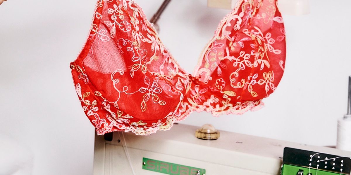 Husch, husch ins Körbchen! Zu Besuch in einem Wiener Dessous-Atelier