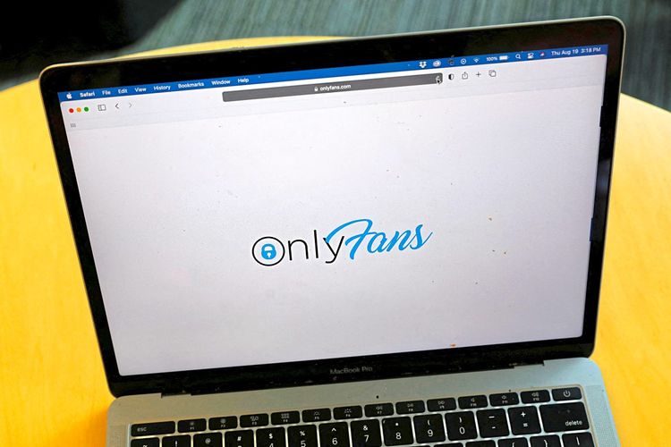 Onlyfans Screen auf einem Laptop