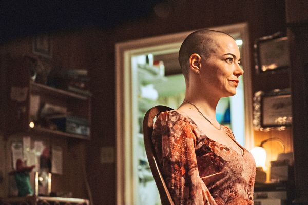 Yorgos-Lanthimos-vereint-in-Bugonia-Schwurbler-und-Aliens