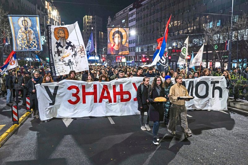 Tausende demonstrieren in Serbien gegen Regierung