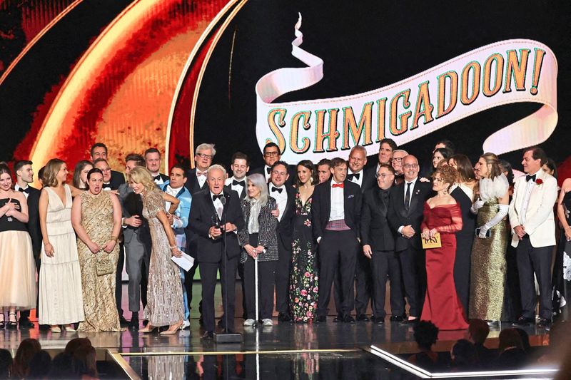 "Schmigadoon!" gewinnt den Tony Award als bestes Musical