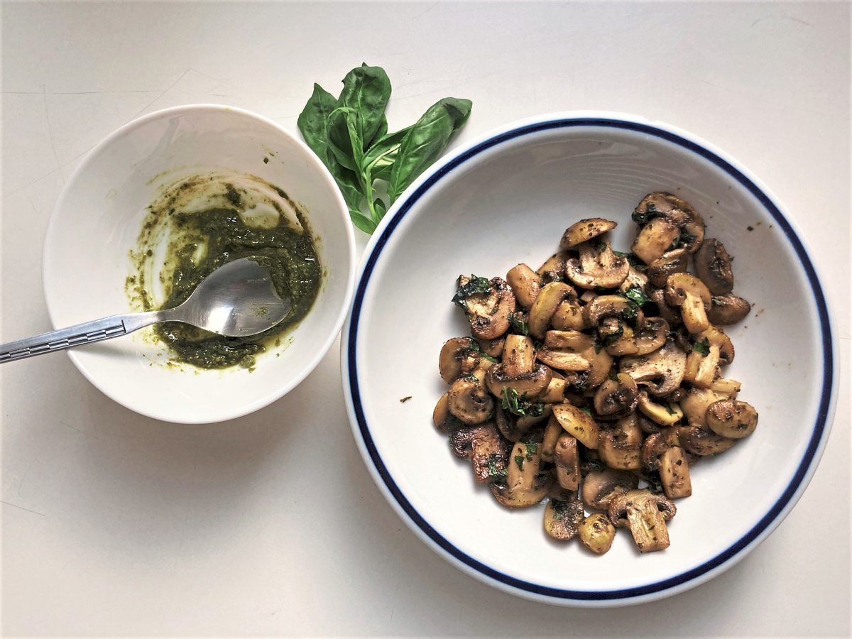 Pinsa mit zweierlei Belag: Schwammerln und Ziegenkäse oder Erdäpfel mit ...