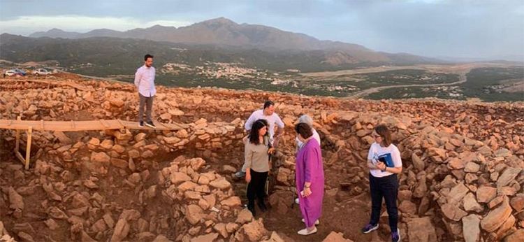 4000 Jahre alte kreisrunde Struktur auf Kreta gibt Rätsel auf - Archäologie - derStandard.at 