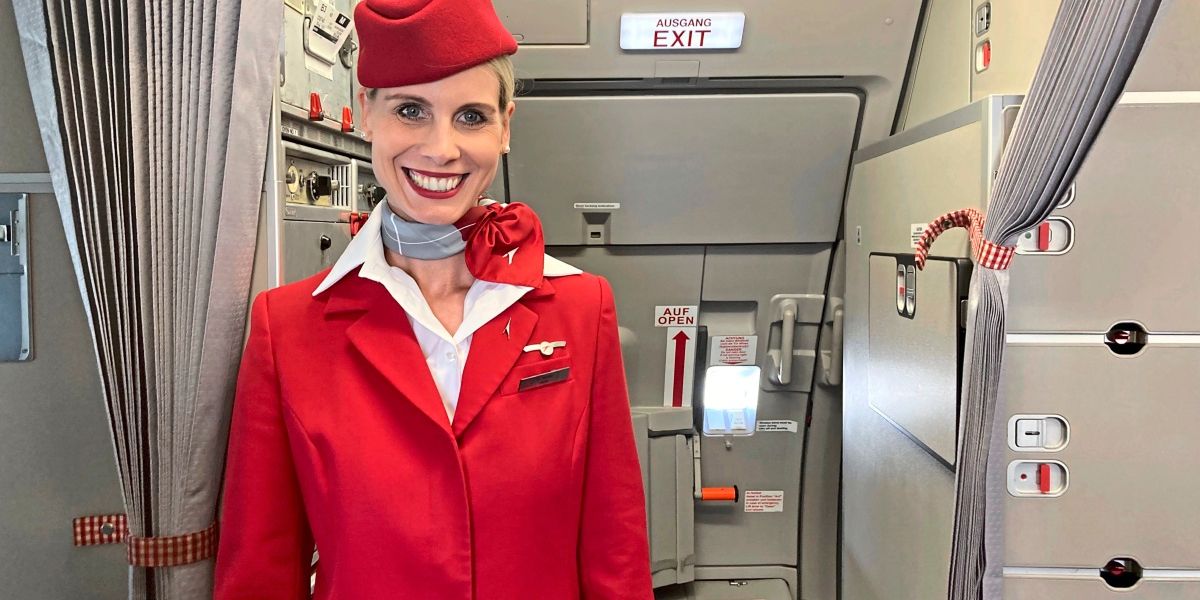 Flugbegleiterin: "Viele denken, dass wir nur an Stränden liegen"