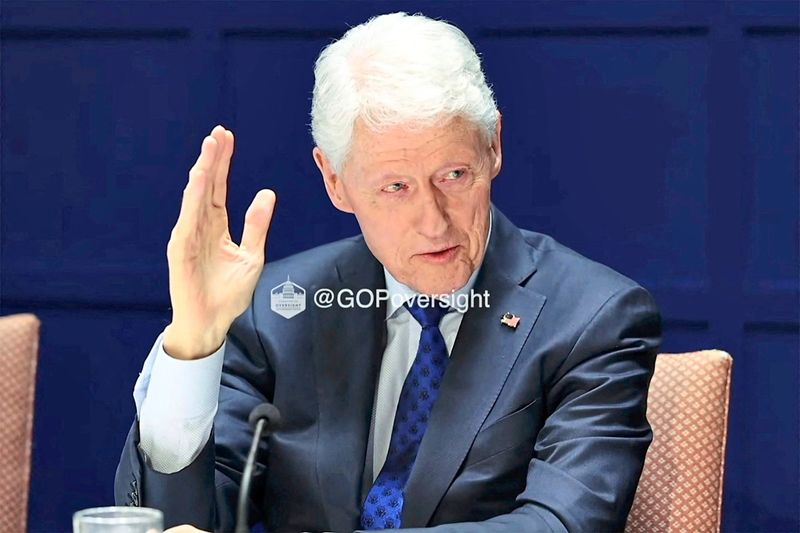 Videos von Anhörung veröffentlicht: Bill Clinton verteidigt Donald Trump im Fall Epstein