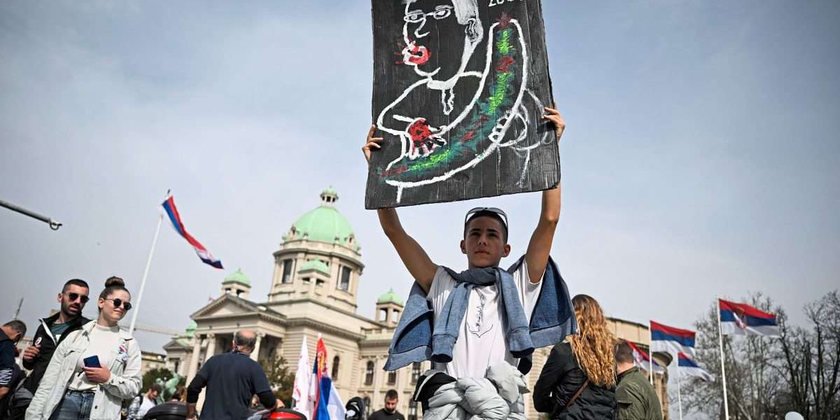 Volksfeststimmung bei historischer Demo in Belgrad: "Für Demokratie"