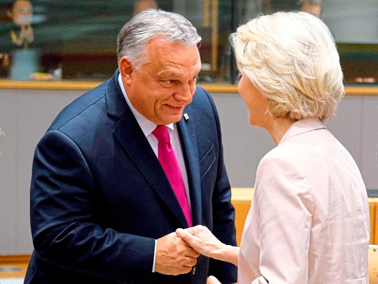Viktor Orbán hat Grund, sich bei Kommissionspräsidentin Ursula von der Leyen zu bedanken.
