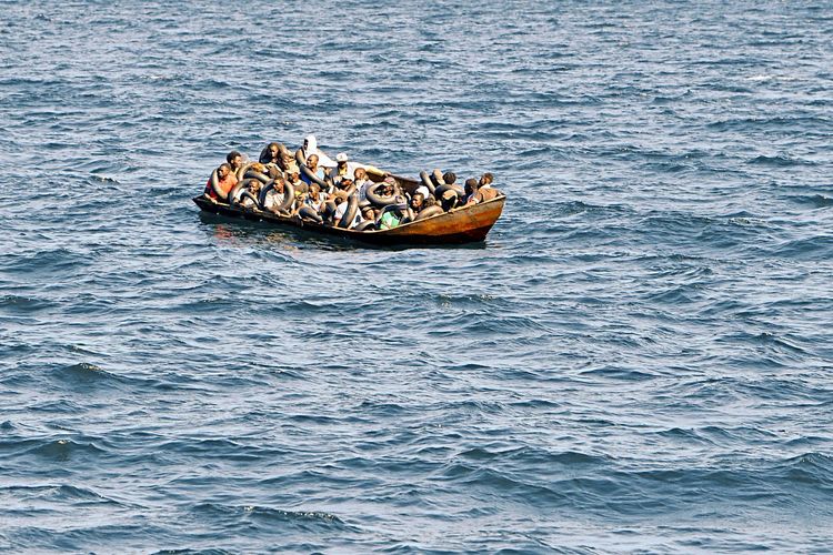 Ein Boot voller Migranten.