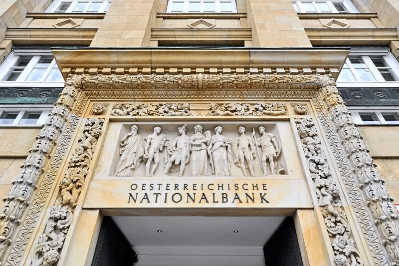 Wer will, wer mag? Notenbanker sollen freiwillig auf Zulagen verzichten, das stößt auf Unmut