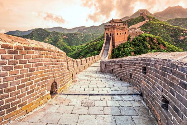 Tourist-lie-auf-Chinesischer-Mauer-die-Hosen-runter