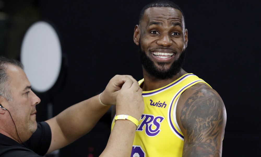 LeBron James Rekordler der Körbe voller Geld Basketball