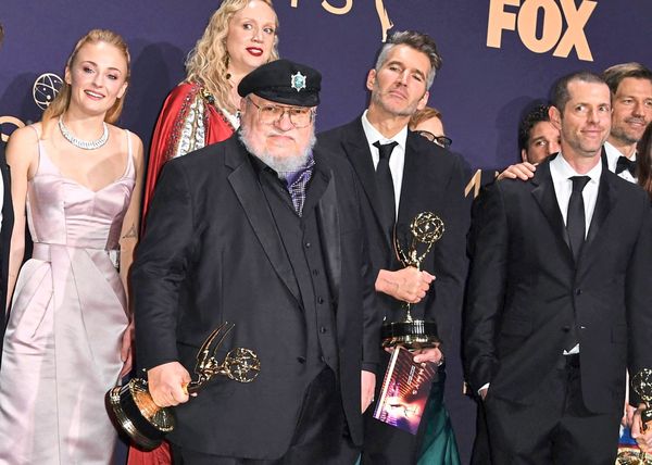 -Game-of-Thrones-Autor-wird-Finale-schreiben-hat-aber-Deadline-Problem