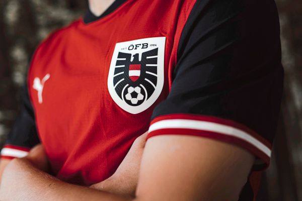 Trikotdebatte-berschattet-Auslosung