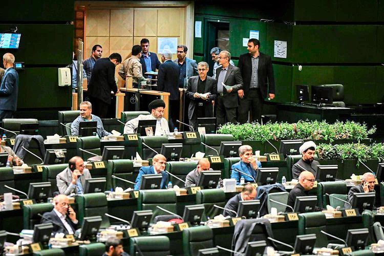 Abgeordnete des iranischen Parlaments.