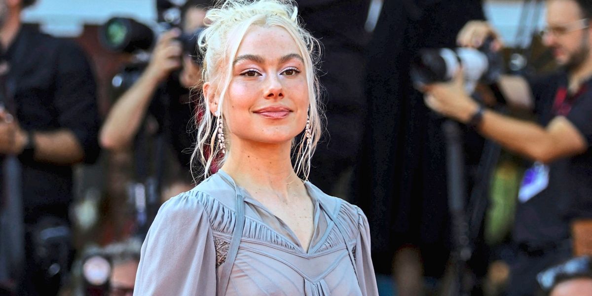 US music star bans cell phones from her tour: | 