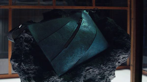 Der-urzeitliche-Schrei-Die-Handtasche-aus-Dinosaurierleder