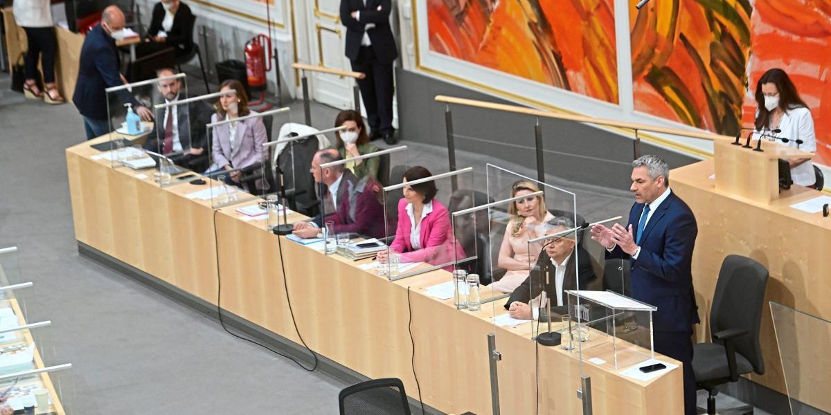 Opposition übt scharfe Kritik an Regierungsumbildung Parlament derStandard.at › Inland