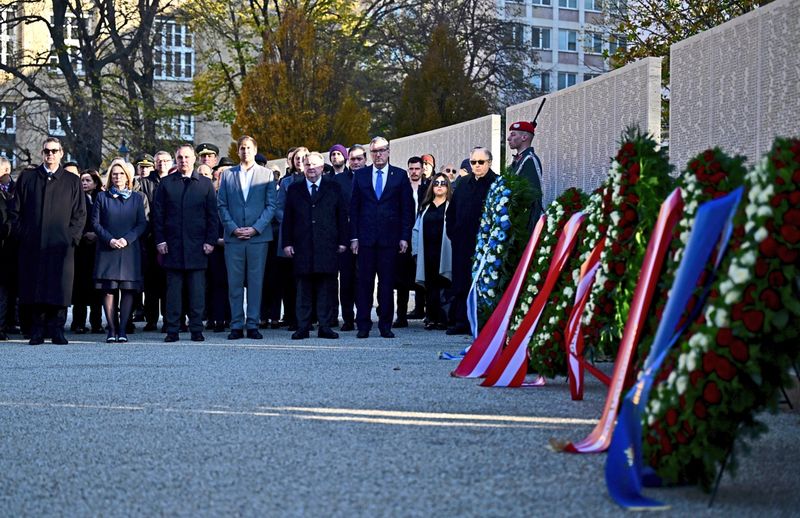 Gedenken an Novemberpogrome: Deutsch warnt vor "Tsunami" an Antisemitismus