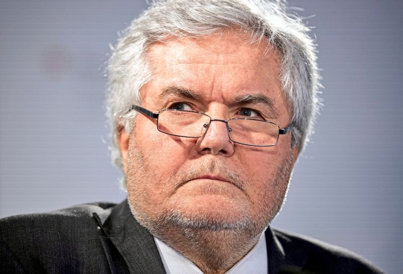 Vergleich zwischen früherem Rektor der PH Niederösterreich u
