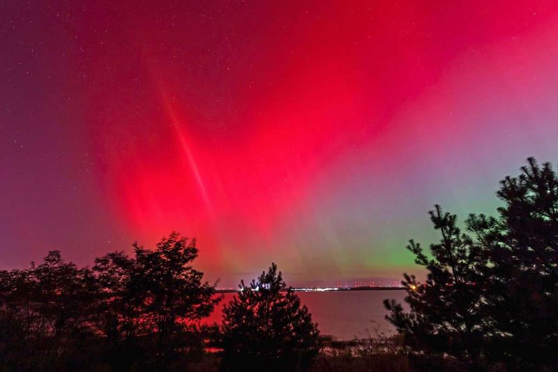 Lichter von Tomatenfabrik in Großbritannien sorgten für Fake-Polarlichter