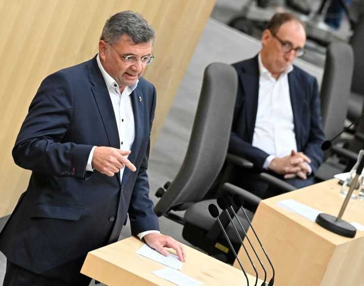 Knapp die Hälfte der Österreicherinnen und Österreicher hält alle