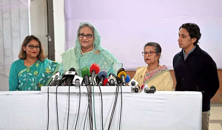 Sheikh Hasina bei einem Pressestatement nach ihrer Stimmabgabe am Sonntag.