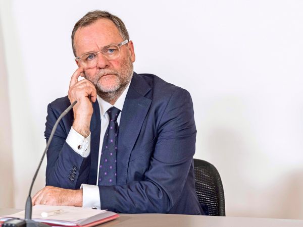 Neos-Kritik-an-Schellhorns-Kritik-an-Schellhorns-Agenda-Austria