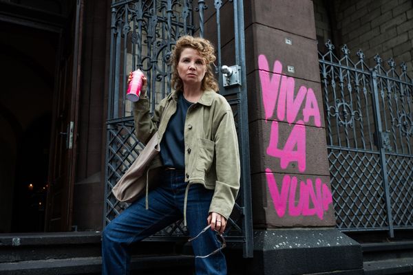 -Hei-er-Schei-Wechseljahre-Annette-Frier-als-Annette-Frier-in-Frier-und-F-nfzig-