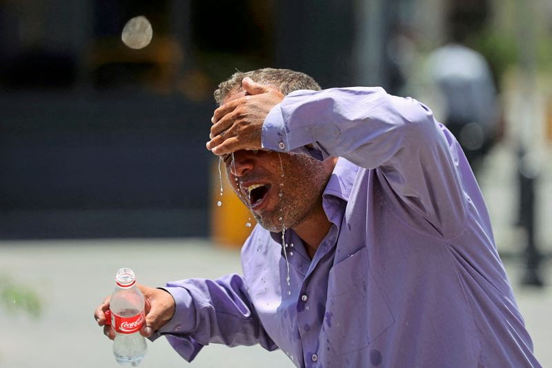 Feiertage aus Wassermangel: Irans Dürrekatastrophe bringt Regime unter Druck