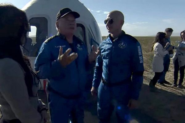 William Captain Kirk Shatner Fliegt Am 12 Oktober Mit Blue Origin Ins All Webmix Derstandard At Web