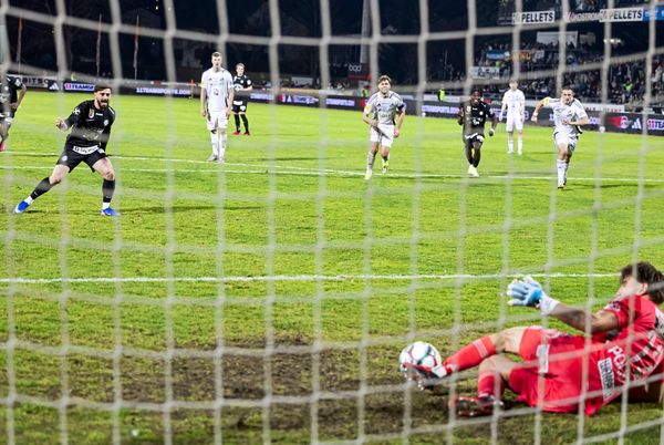 Sturm-erreicht-in-berzahl-schmeichelhaftes-2-2-in-Wolfsberg