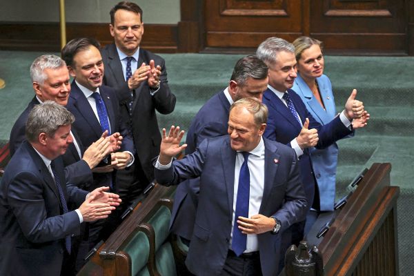 Polens-Ministerpr-sident-Tusk-gewinnt-Vertrauensabstimmung