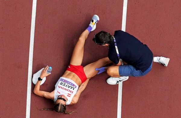 julia-mayer-redet-ber-ihre-panikattacken-es-hilft-mir-da-l-st-sich-etwas