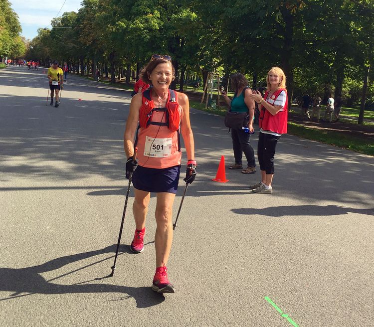 Rüstige Rentner: Nordic Walking mit Senioren - Rotte rennt ...