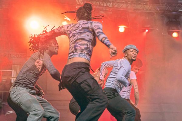 Live-Musik-bei-Impulstanz-Wir-kommen-tanzen-