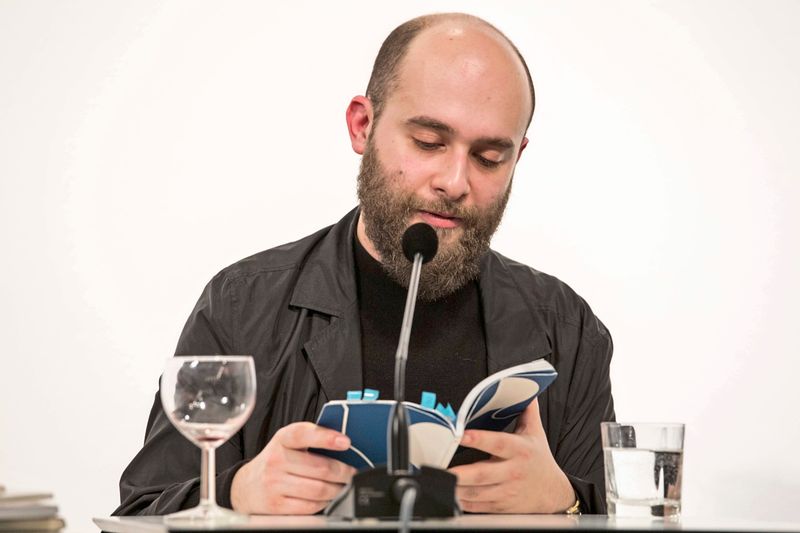 Wie Lyriker Breyger mit durchdrehenden Gedichten in die Dystopie rast