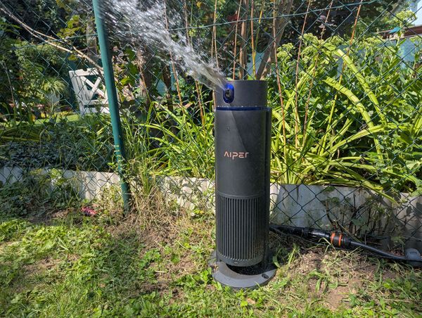 Aiper-Irrisense-macht-den-Rasen-nass-und-den-Garten-smart
