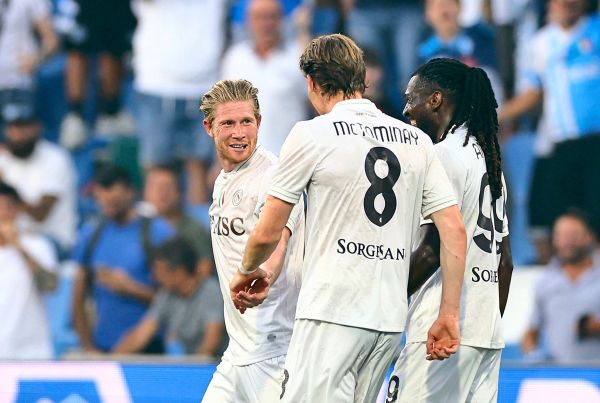 De-Bruyne-trifft-bei-Ligadeb-t-f-r-Napoli-per-Freisto-flanke