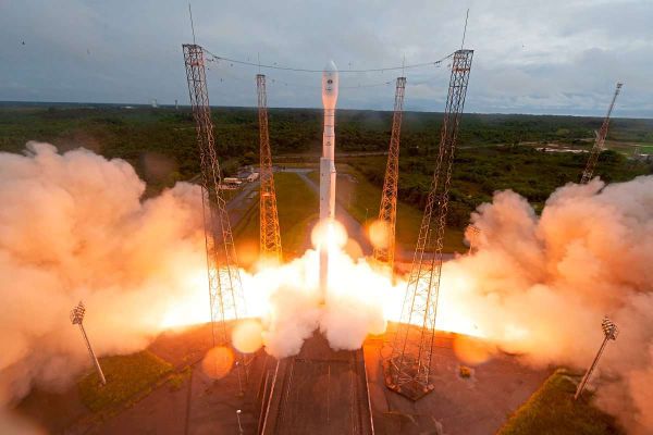 europas-problemgeplagte-rakete-vega-c-soll-mittwochabend-wieder-starten