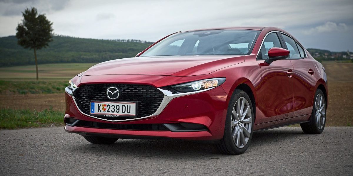 Mazda3 Sedan: Rote Limos soll man küssen  - Mobilität