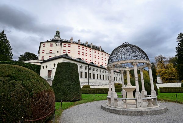 Causa-KHM-Wie-Tirol-von-der-Herrschaft-ber-Schloss-Ambras-tr-umt