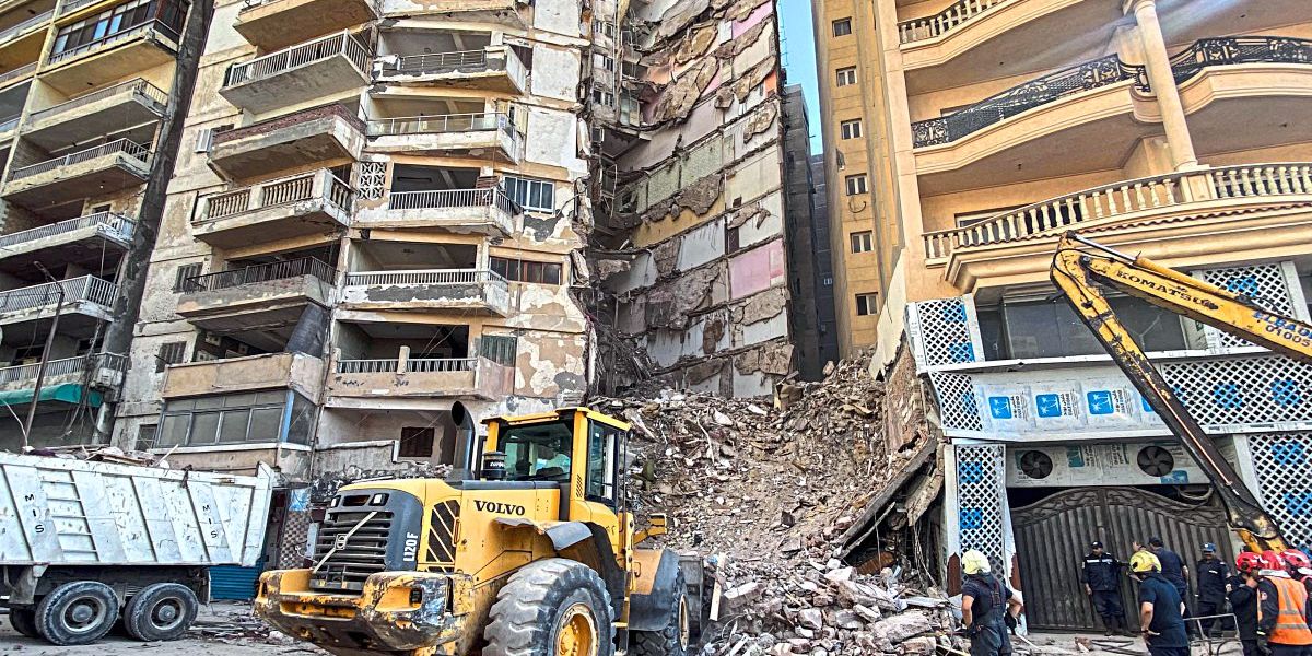 Opferzahl Nach Gebäudeeinsturz In Alexandria Auf Zehn Gestiegen ...